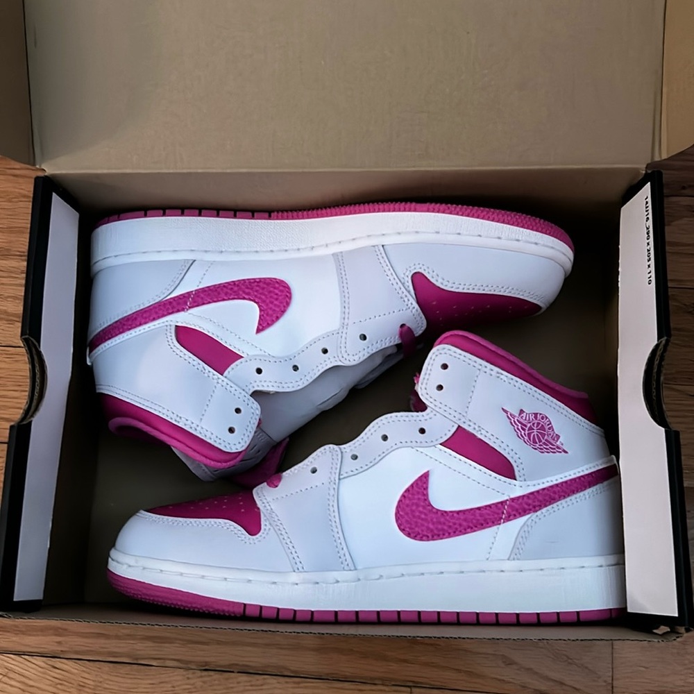 Brand new air jordan mid 1 6Y